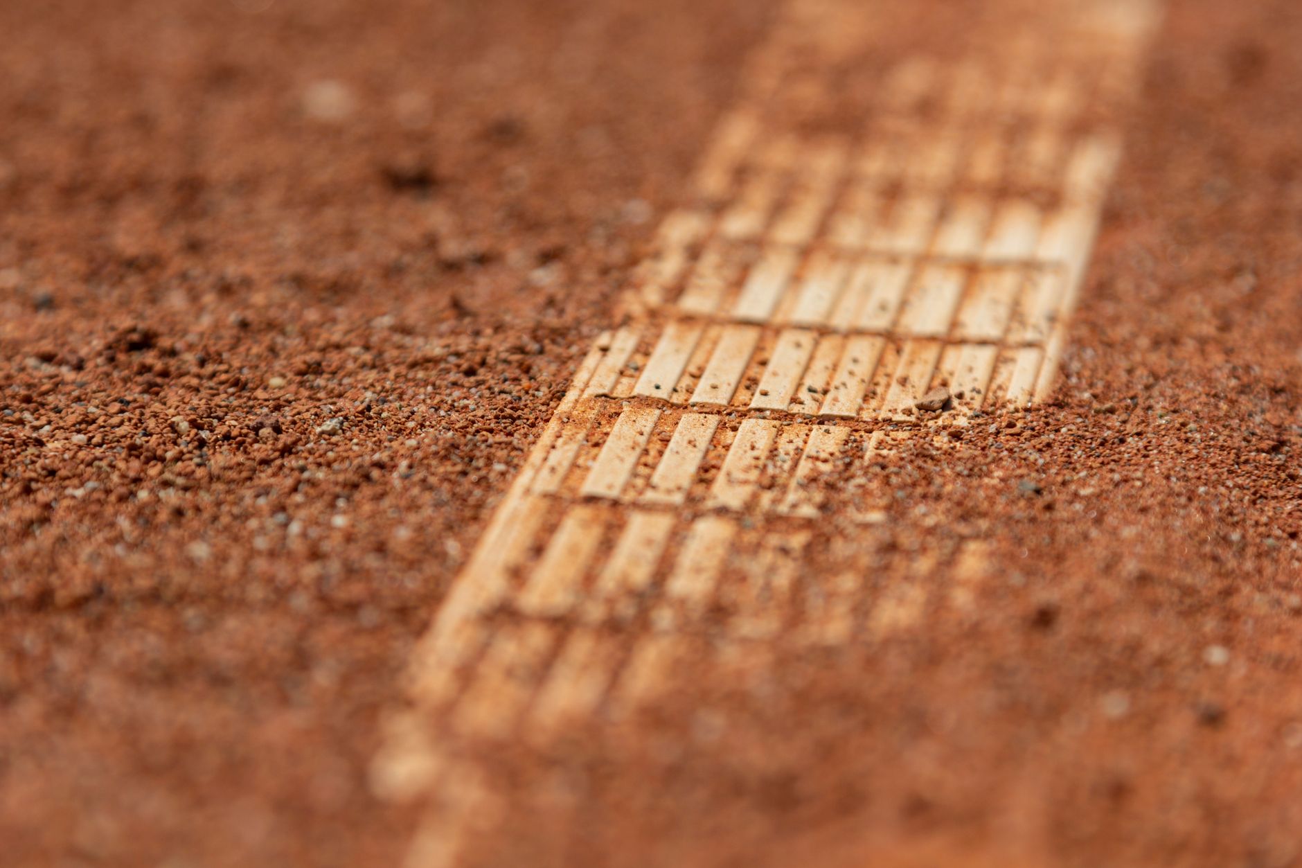 Grass, Clay, and Hard Court: What Actually Changes Underfoot